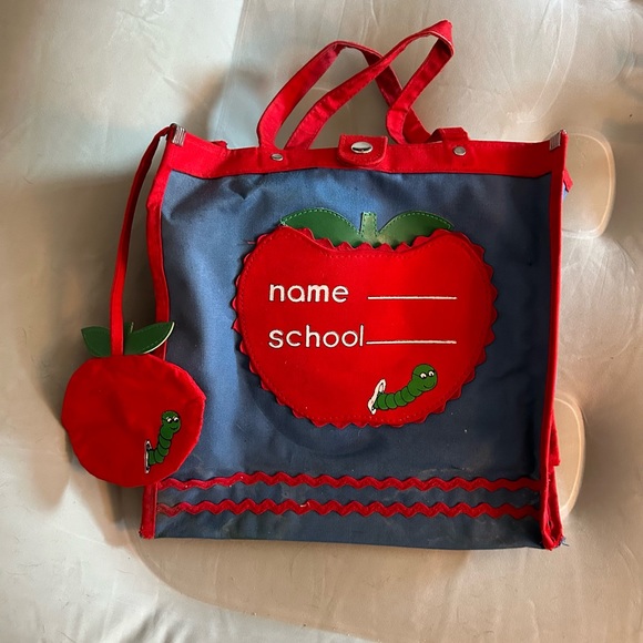 Vintage school bag with apple shaped snap coin purse - Picture 2 of 14
